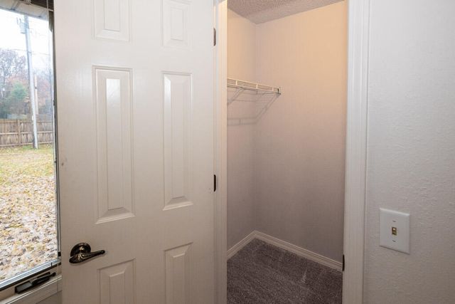 1216 Verna Lane, Nixa, MO 65714