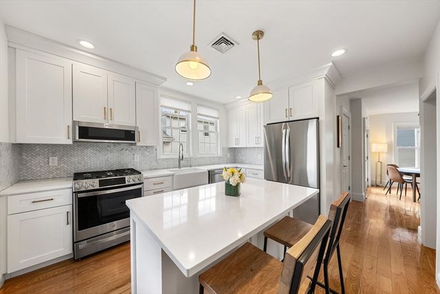 25 Fenwick St 2, Somerville, MA 02145