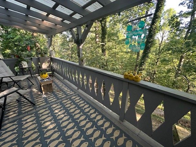 23 E Mountain Drive, Eureka Springs, AR 72632
