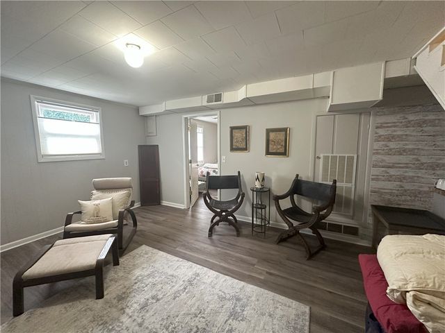 23 E Mountain Drive, Eureka Springs, AR 72632