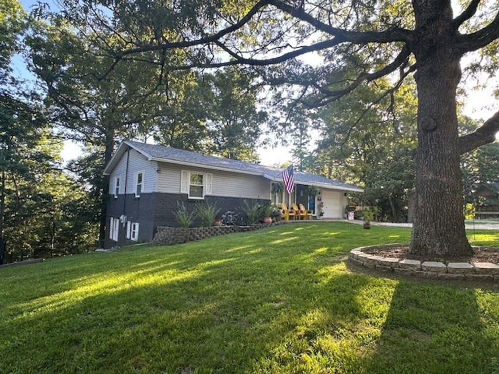 23 E Mountain Drive, Eureka Springs, AR 72632