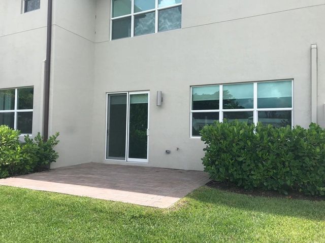 8951 Kingsmoor Way, Lake Worth, FL 33467