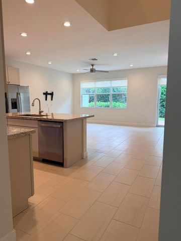 8951 Kingsmoor Way, Lake Worth, FL 33467