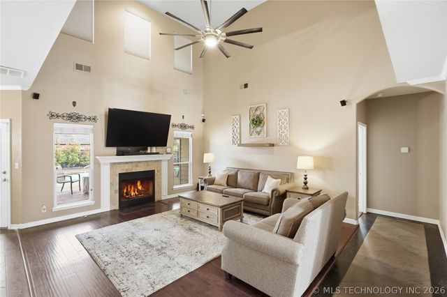 11724 S Vine Place, Jenks, OK 74037