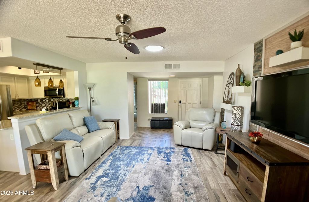 9734 W KERRY Lane, Peoria, AZ 85382 — photo 2