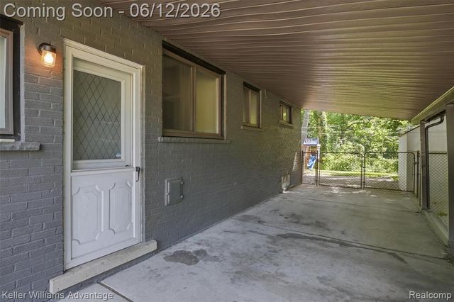 20250 Brentwood Street, Livonia, MI 48152