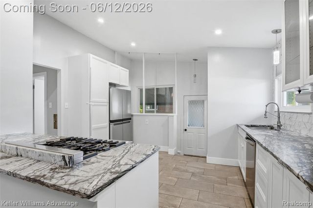 20250 Brentwood Street, Livonia, MI 48152