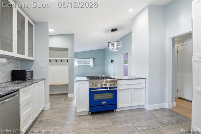 20250 Brentwood Street, Livonia, MI 48152