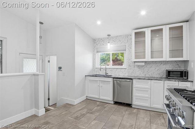 20250 Brentwood Street, Livonia, MI 48152
