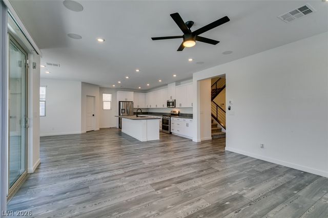 6915 Fordham Creek Street, North Las Vegas, NV 89084