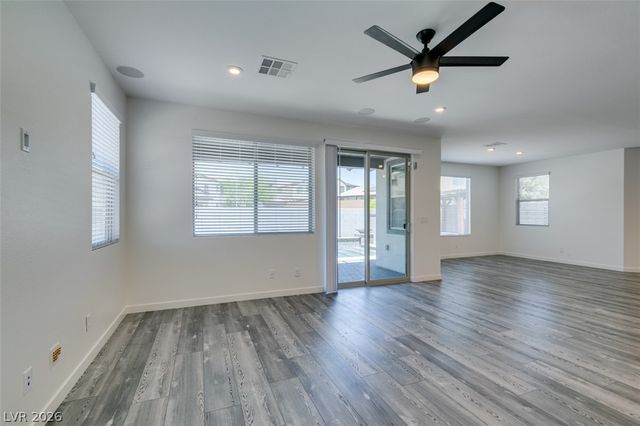 6915 Fordham Creek Street, North Las Vegas, NV 89084