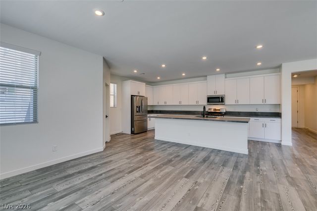 6915 Fordham Creek Street, North Las Vegas, NV 89084
