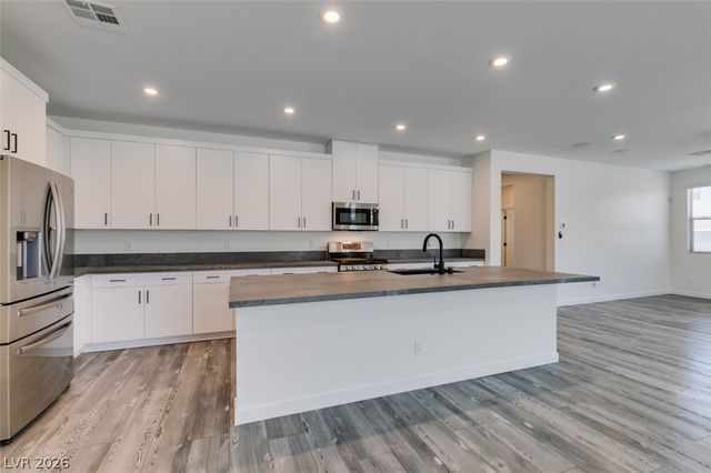 6915 Fordham Creek Street, North Las Vegas, NV 89084