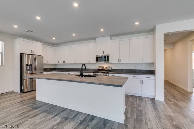 6915 Fordham Creek Street, North Las Vegas, NV 89084