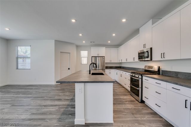 6915 Fordham Creek Street, North Las Vegas, NV 89084
