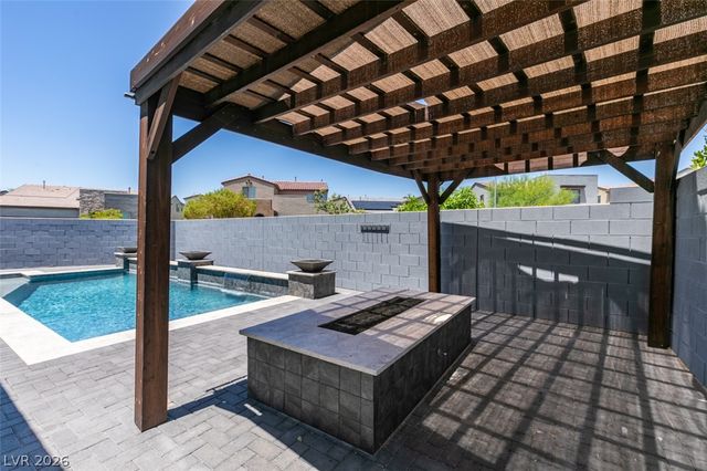 6915 Fordham Creek Street, North Las Vegas, NV 89084