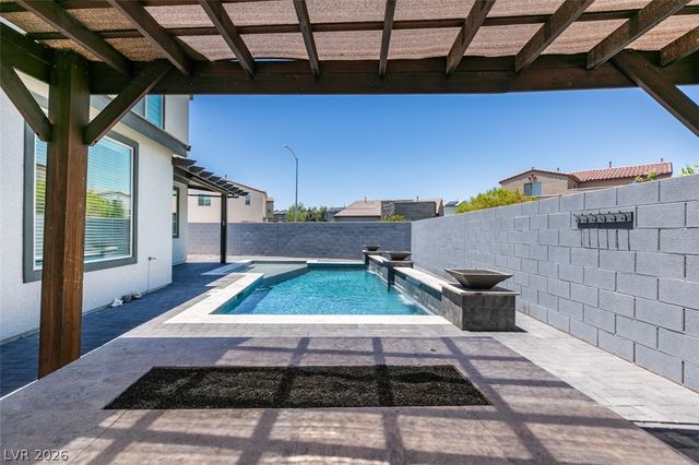 6915 Fordham Creek Street, North Las Vegas, NV 89084