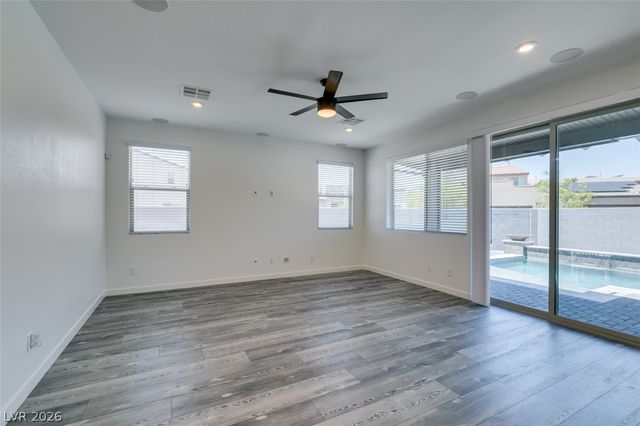 6915 Fordham Creek Street, North Las Vegas, NV 89084
