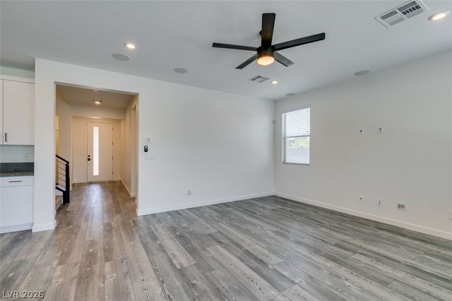 6915 Fordham Creek Street, North Las Vegas, NV 89084