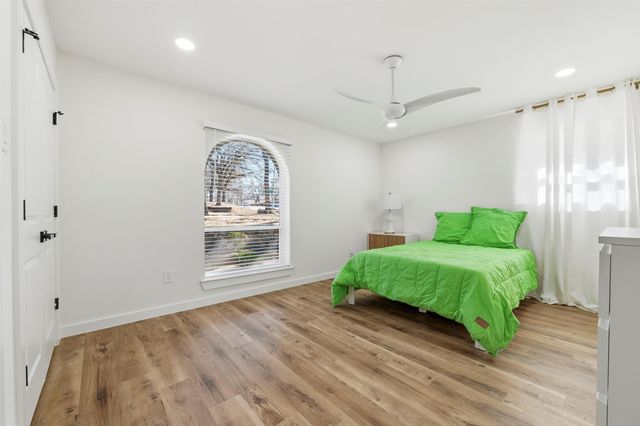 420 Lake Louise Court, Fort Worth, TX 76103