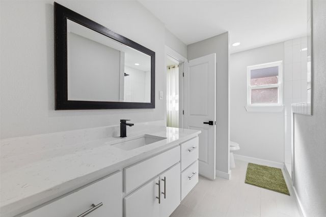 420 Lake Louise Court, Fort Worth, TX 76103