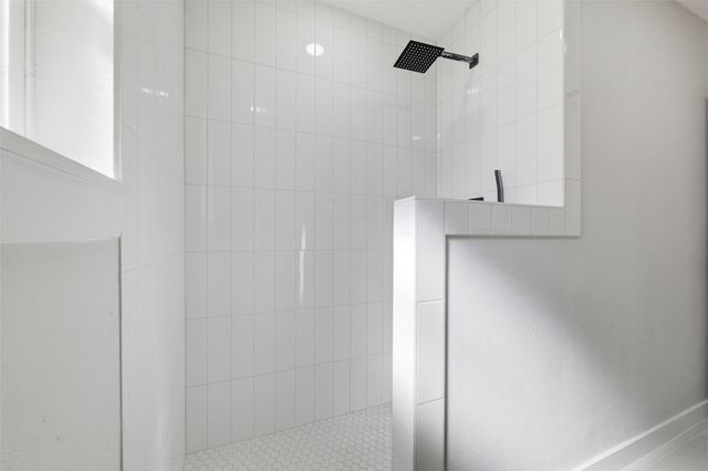 420 Lake Louise Court, Fort Worth, TX 76103