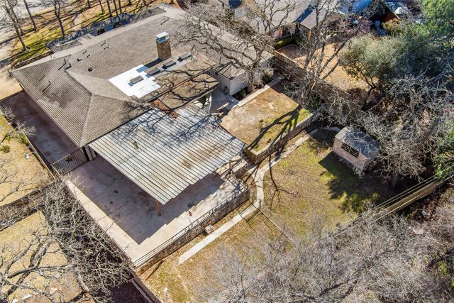 420 Lake Louise Court, Fort Worth, TX 76103