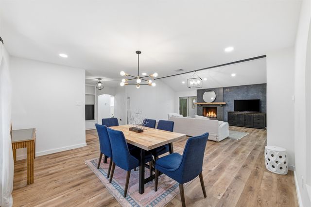 420 Lake Louise Court, Fort Worth, TX 76103