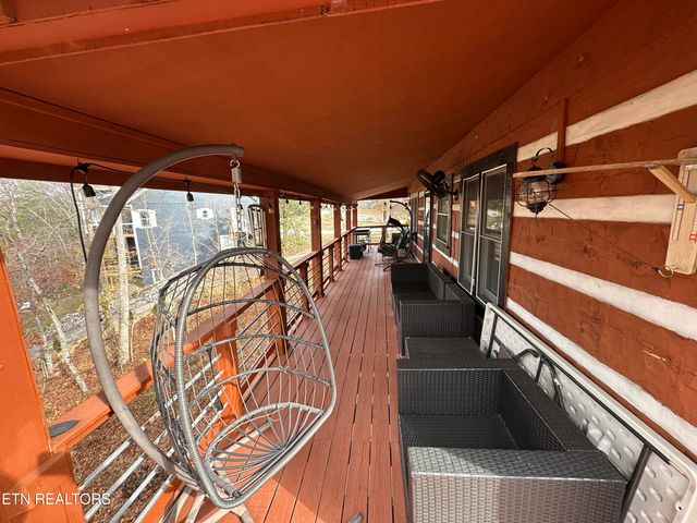 1129 Peninsula Rd, Sevierville, TN 37876