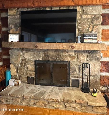 1129 Peninsula Rd, Sevierville, TN 37876