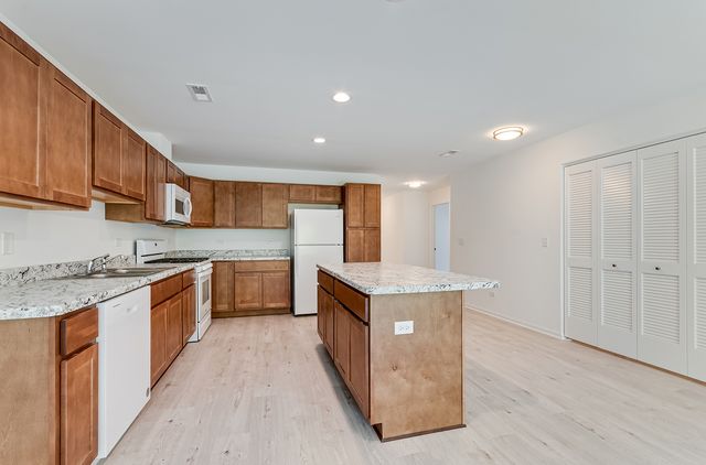 934 Arrowhead Drive, Elwood, IL 60421