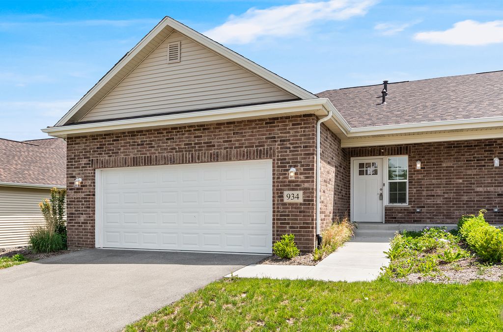 934 Arrowhead Drive, Elwood, IL 60421