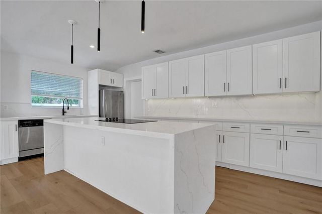 2206 SE 14TH Street, Pompano Beach, FL 33062