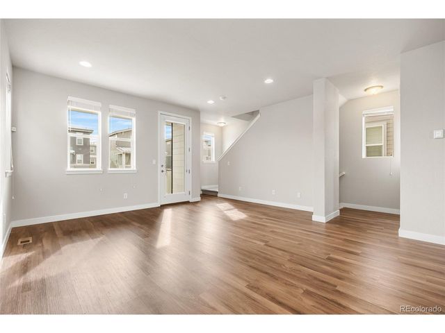 2372 S Scranton St, Aurora, CO 80014