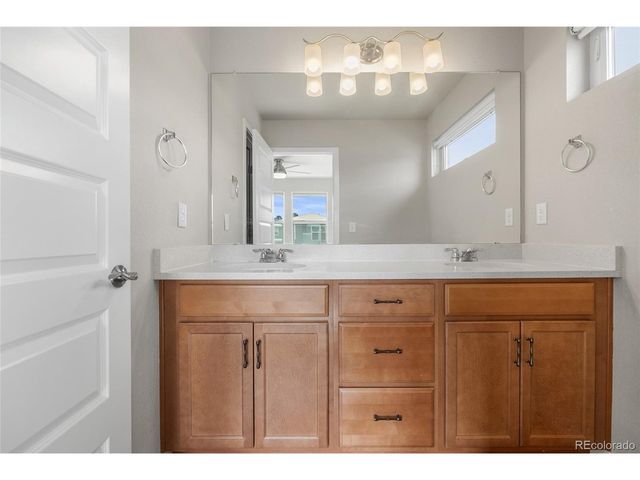 2372 S Scranton St, Aurora, CO 80014