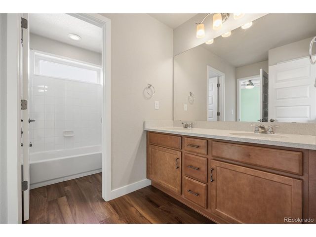 2372 S Scranton St, Aurora, CO 80014