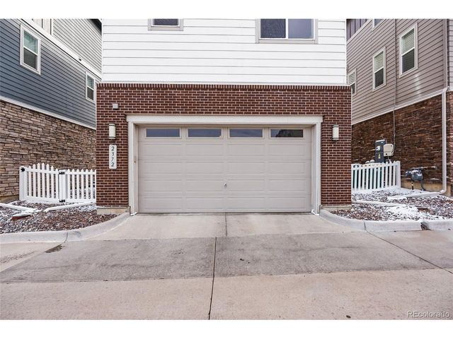 2372 S Scranton St, Aurora, CO 80014