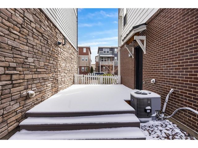 2372 S Scranton St, Aurora, CO 80014