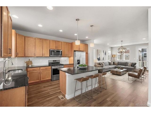 2372 S Scranton St, Aurora, CO 80014