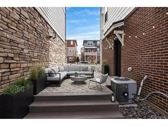 2372 S Scranton St, Aurora, CO 80014