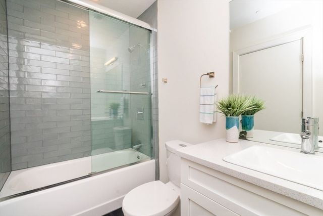 78 Fort Avenue 78, Boston, MA 02119