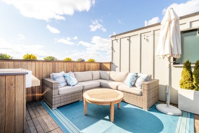 78 Fort Avenue 78, Boston, MA 02119