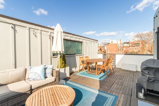 78 Fort Avenue 78, Boston, MA 02119