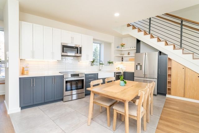 78 Fort Avenue 78, Boston, MA 02119