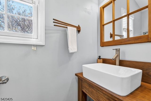 319 New Amwell Rd, Hillsborough Twp., NJ 08844
