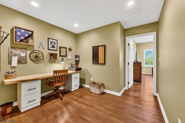319 New Amwell Rd, Hillsborough Twp., NJ 08844