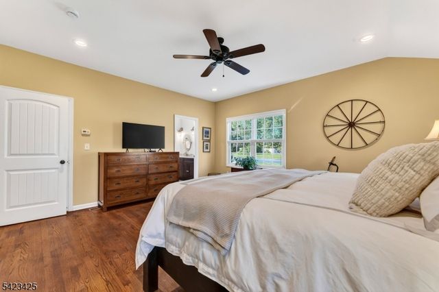 319 New Amwell Rd, Hillsborough Twp., NJ 08844