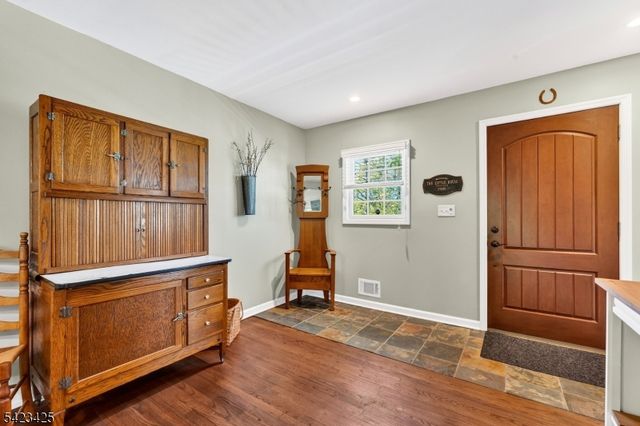 319 New Amwell Rd, Hillsborough Twp., NJ 08844