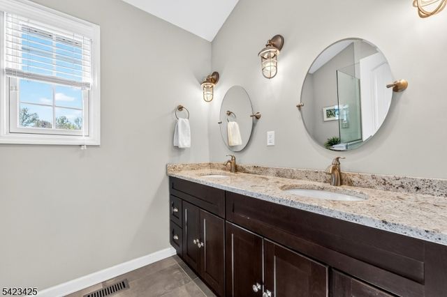 319 New Amwell Rd, Hillsborough Twp., NJ 08844