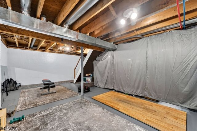 319 New Amwell Rd, Hillsborough Twp., NJ 08844